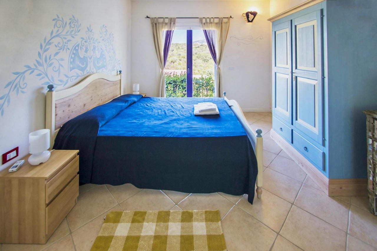 Residence Con Piscina A 4 Km Da Baja Sardinia Cala Bitta Eksteriør bilde